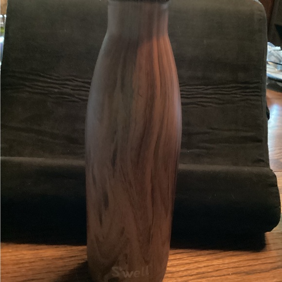 Wood grain beverage bottle - Picture 6 of 6
